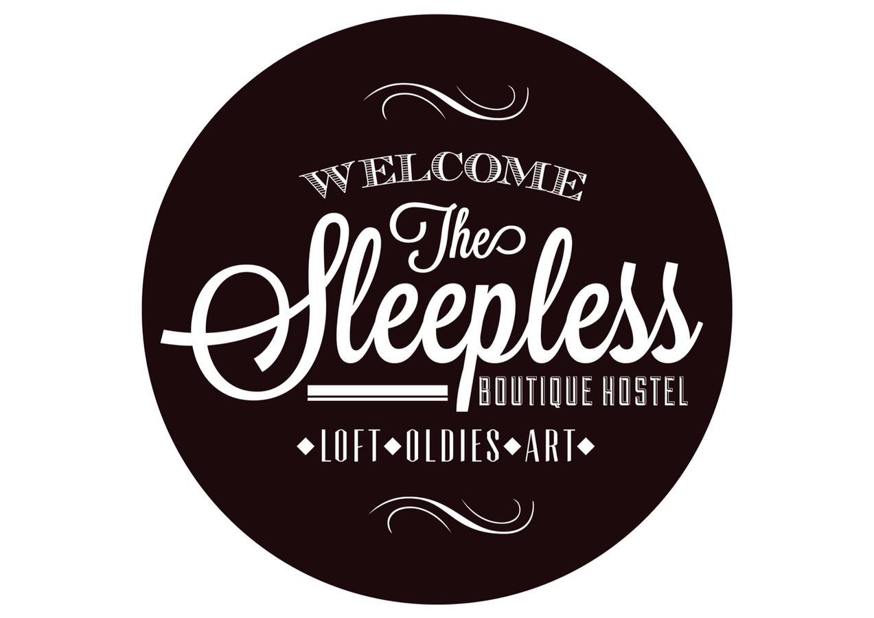 The Sleepless Boutique Hostel Бангкок Экстерьер фото